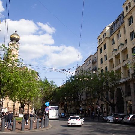 Luxury Downtown 3 Bedroom Apartment By Synagoge With Beautiful View Budapest Exterior foto